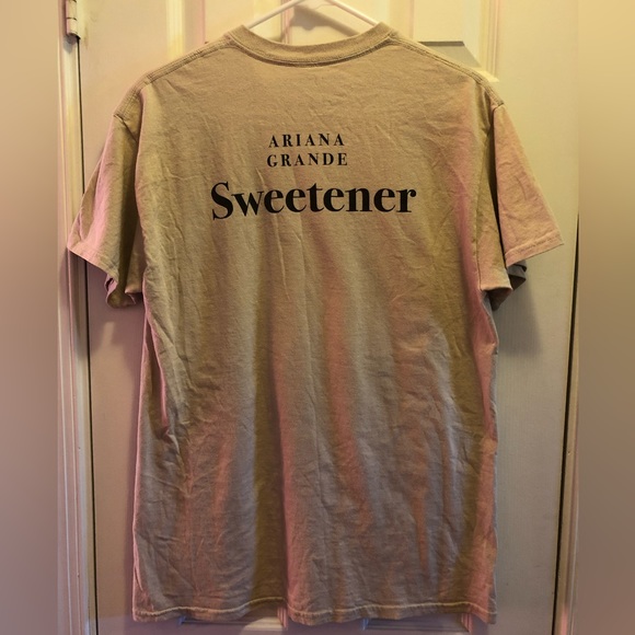 Ariana Grande Sweetener Concert Shirt Size M - Picture 3 of 5